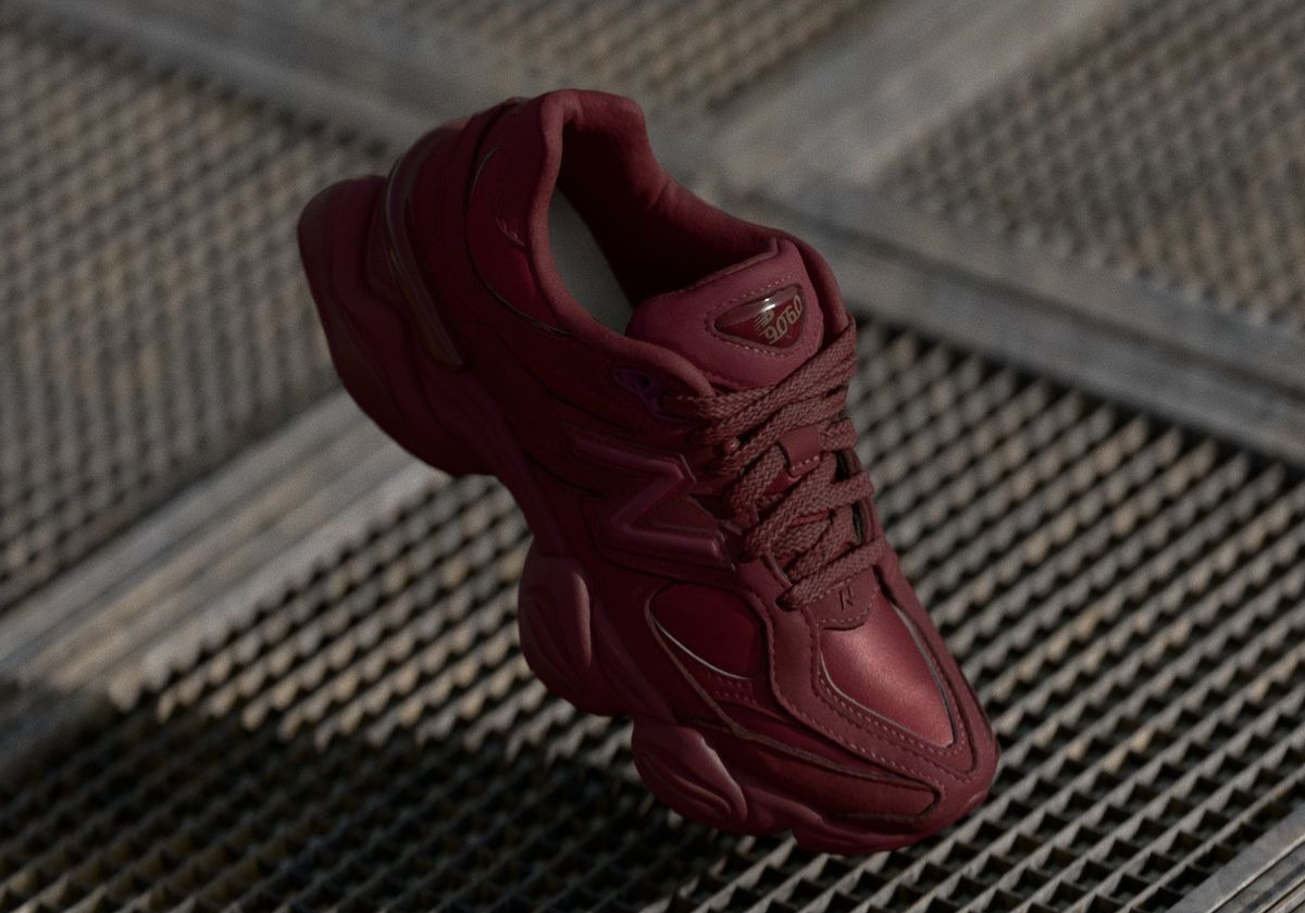 New Balance 9060 Burgundy – bordowy akcent