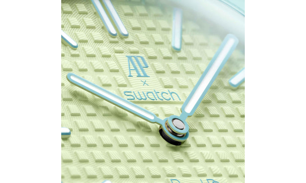 Swatch x Audemars Piguet Bioceramic Royal Pop Blaue Acht