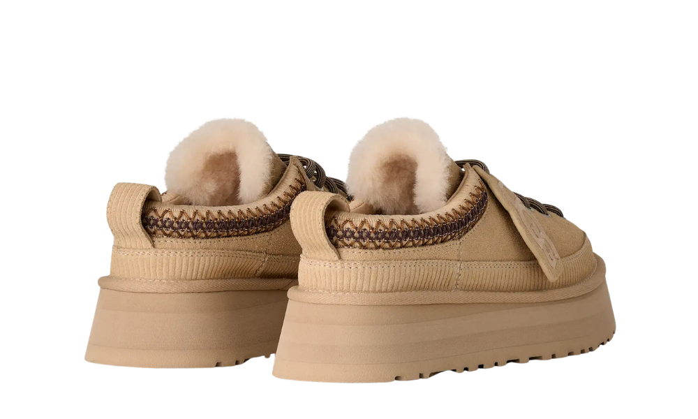UGG Heritage Lace-Up Sand Castle